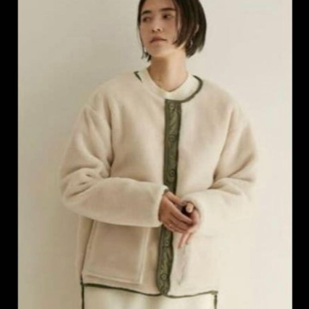 【 新品 TAION 】リバーシブルクルーネック キルティング （エコバッグ付）