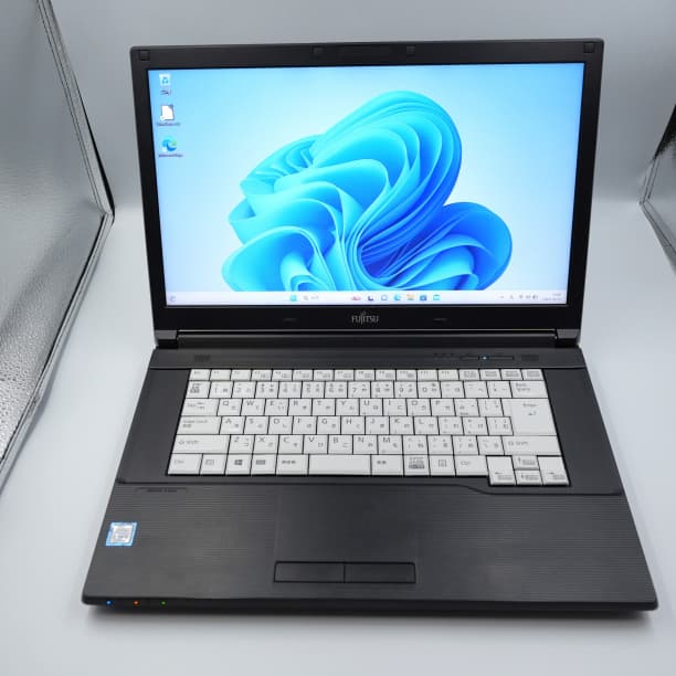 美品★ 15 FUJITSU i5-7 8GB SSD 180GB
