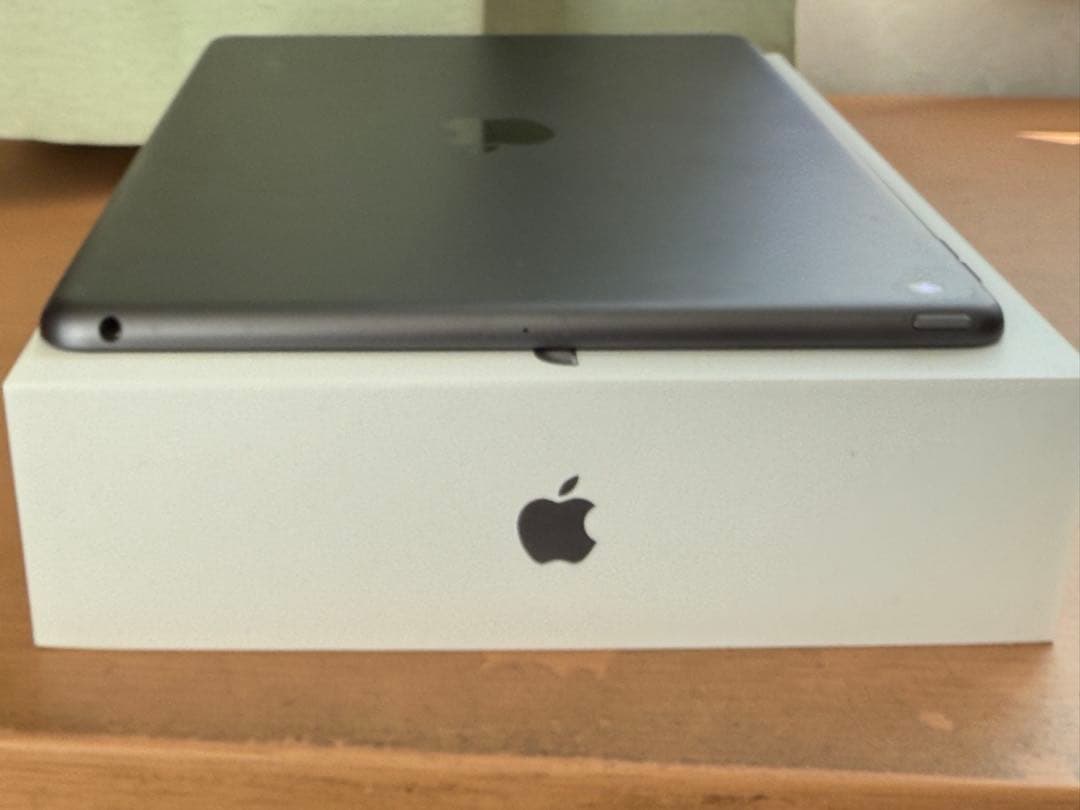 Apple iPad (第9世代) スペースグレー 64GB WiFiモデル箱付