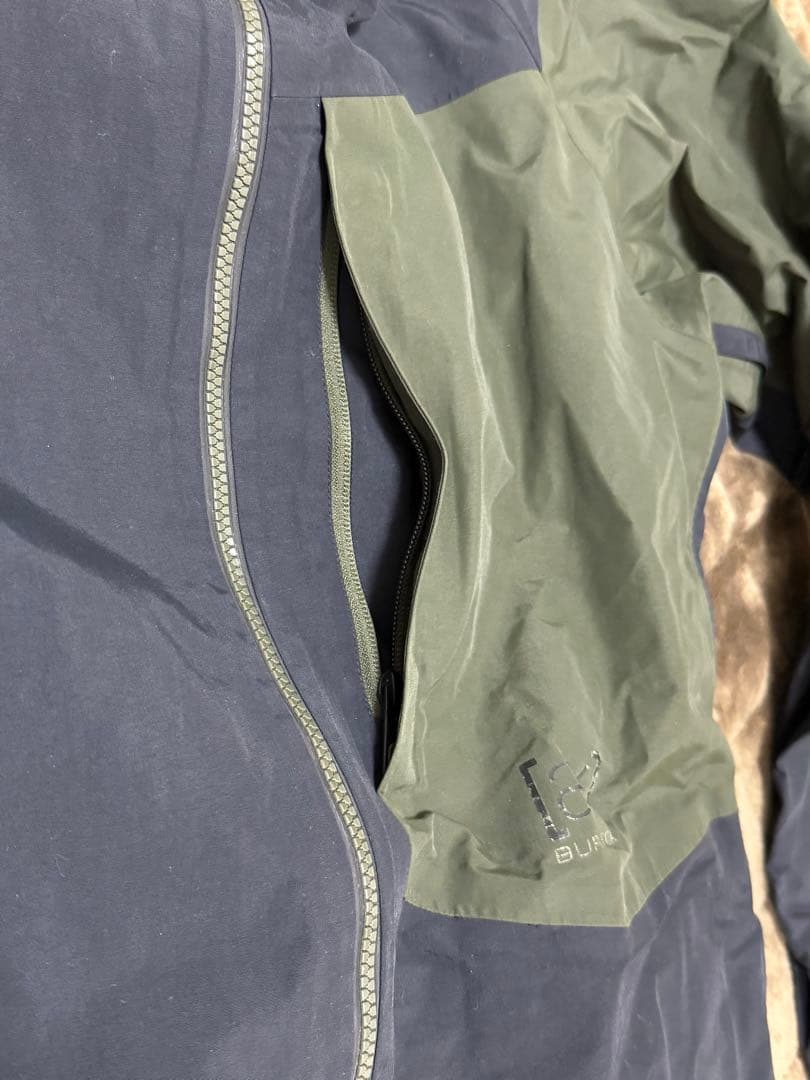 Burton フード付きジャケット ブラック&カーキ