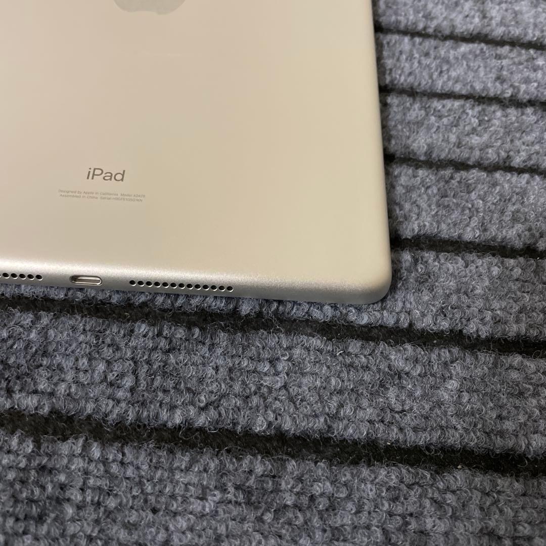 106 iPad 8世代 32GB SIMフリー シルバー