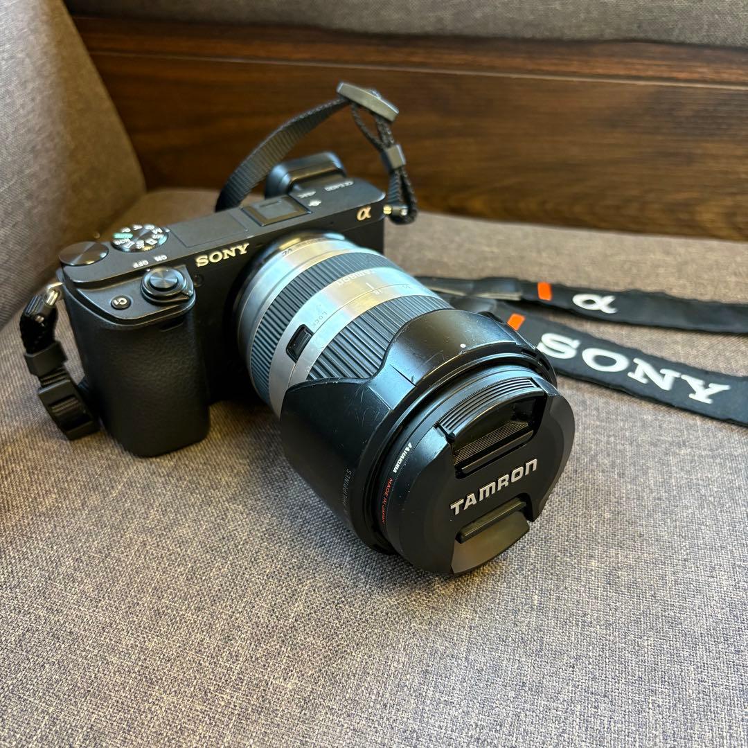 SONY 一眼レフカメラ　ショット数8408 α6400 レンズ付き