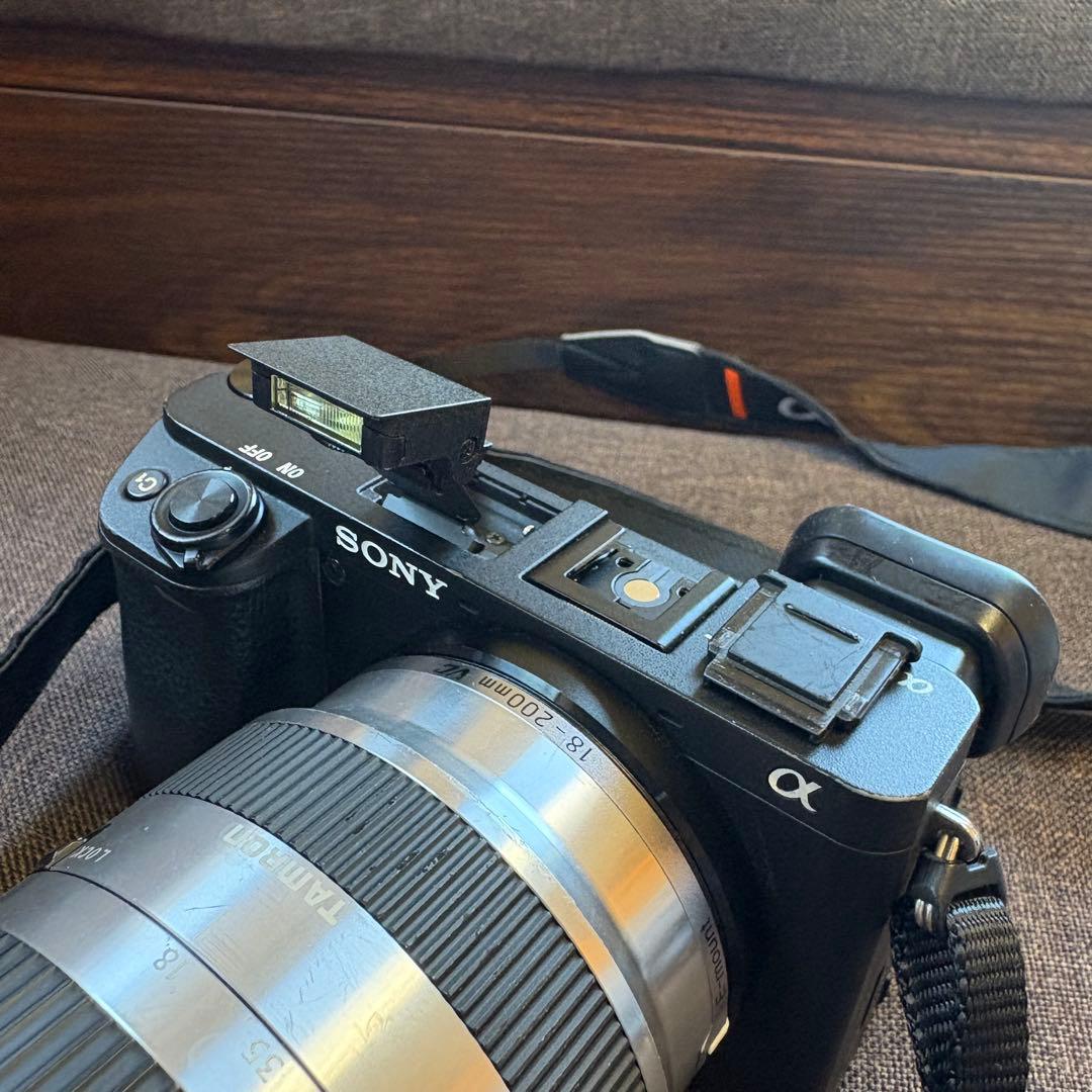 SONY 一眼レフカメラ　ショット数8408 α6400 レンズ付き