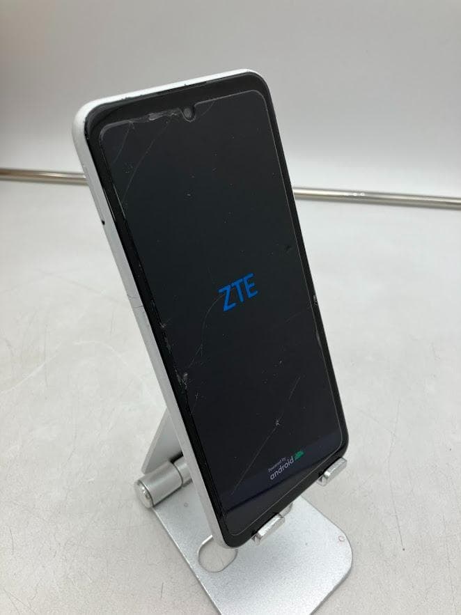 スマートフォンZTE Libero5Gll (AIO32T) ホワイト　64GB