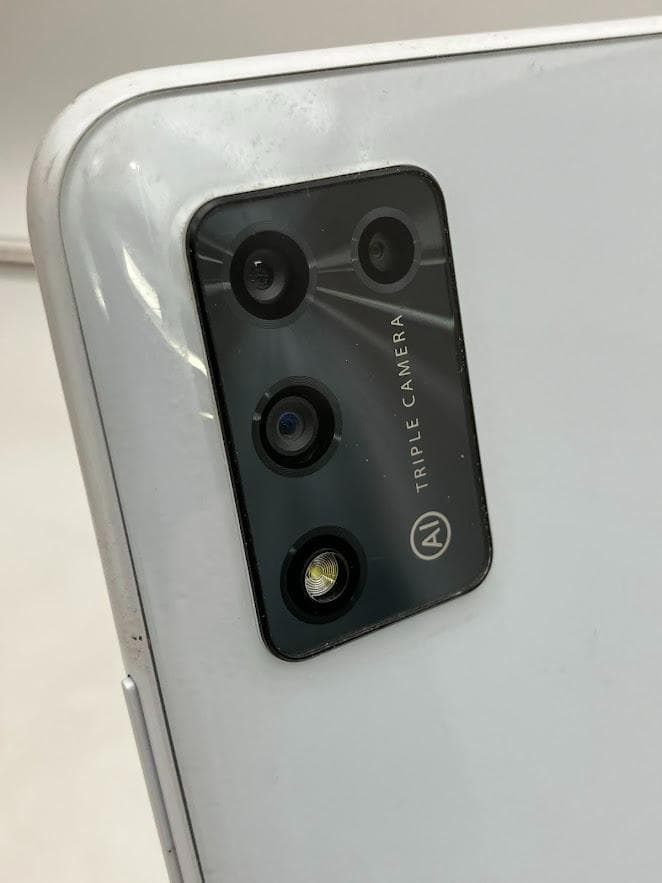 スマートフォンZTE Libero5Gll (AIO32T) ホワイト　64GB