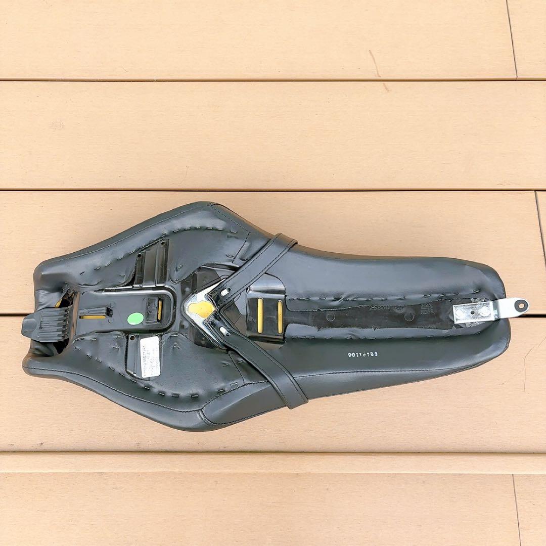 ハーレー　スポーツスター　バッドランダー　シート