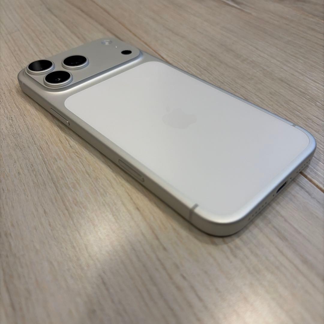 iPhone17ProMax 256GB 純正ケース付き