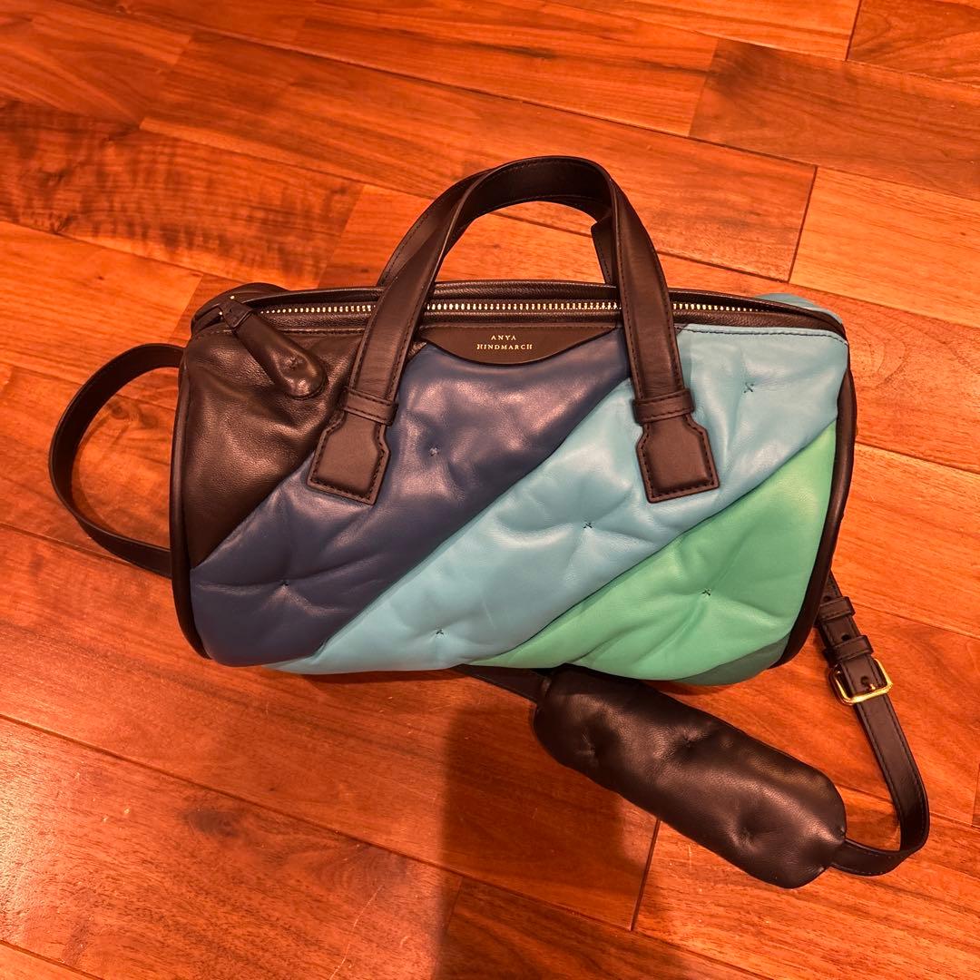 アニヤハインドマーチ　チャビー・バレル　ボストンバック