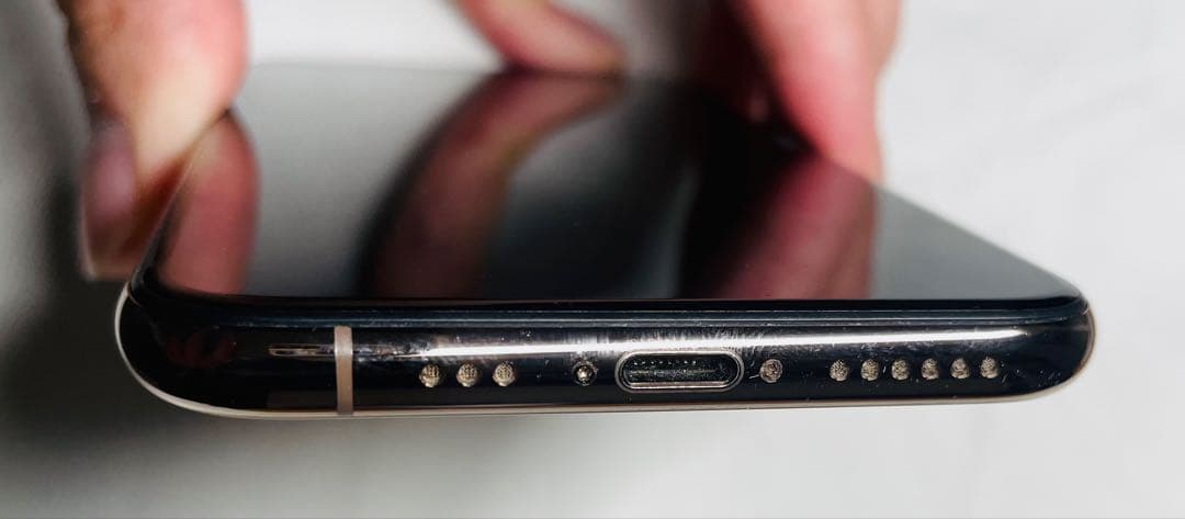 iPhone Xs 256GB ゴールド　ジャック