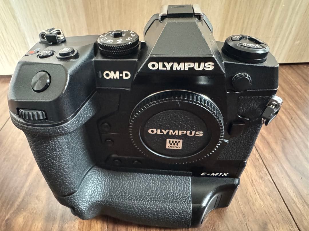 美品 オリンパス E-M1X RRSプレートつき