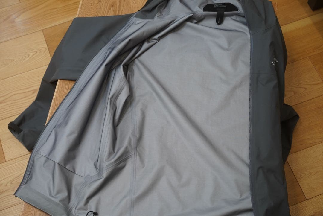 アークテリクス　ベータジャケット　美品　メンズ　Mサイズ　グレー