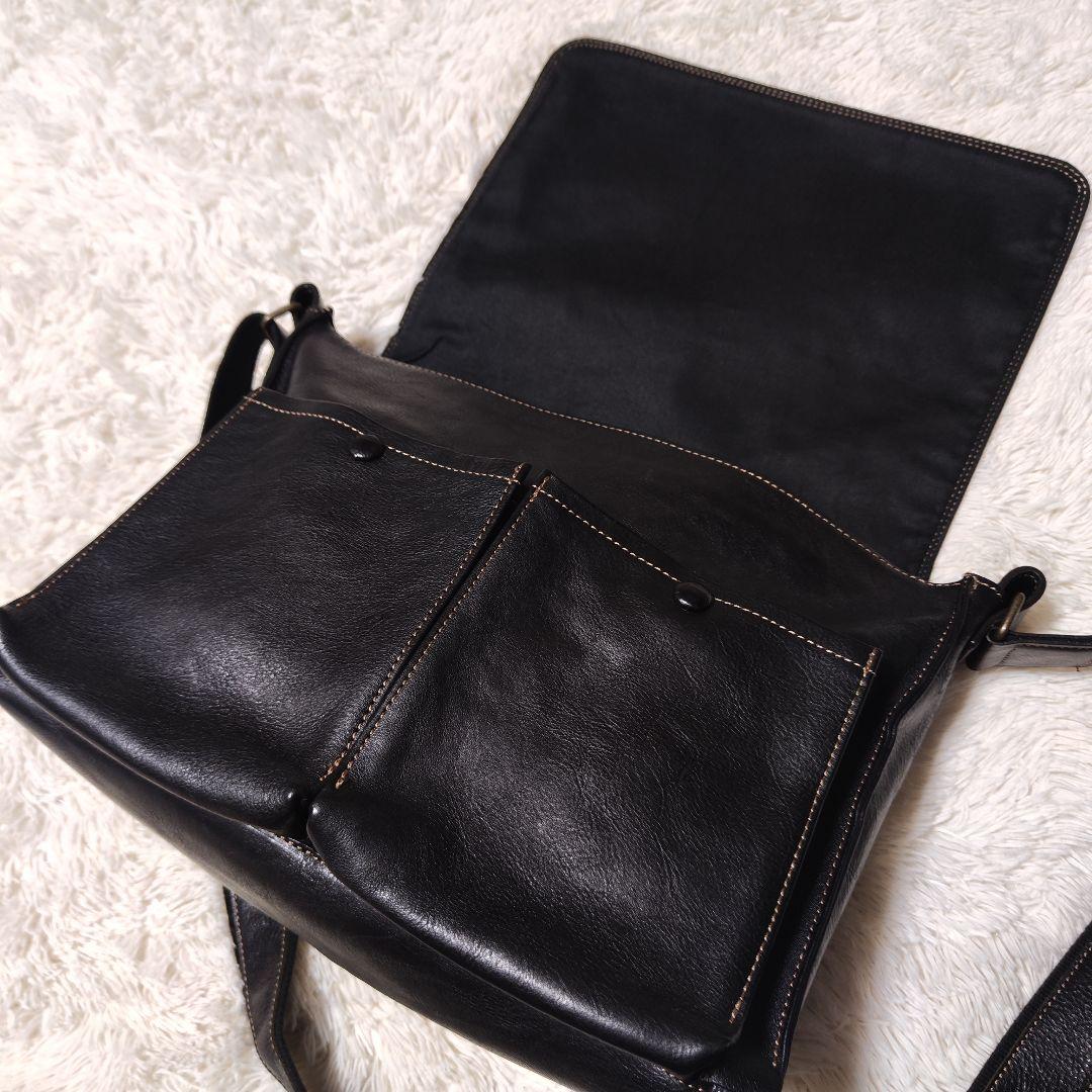 本革 レザー メッセンジャーバッグ 肩掛け A4収納 黒 大容量
