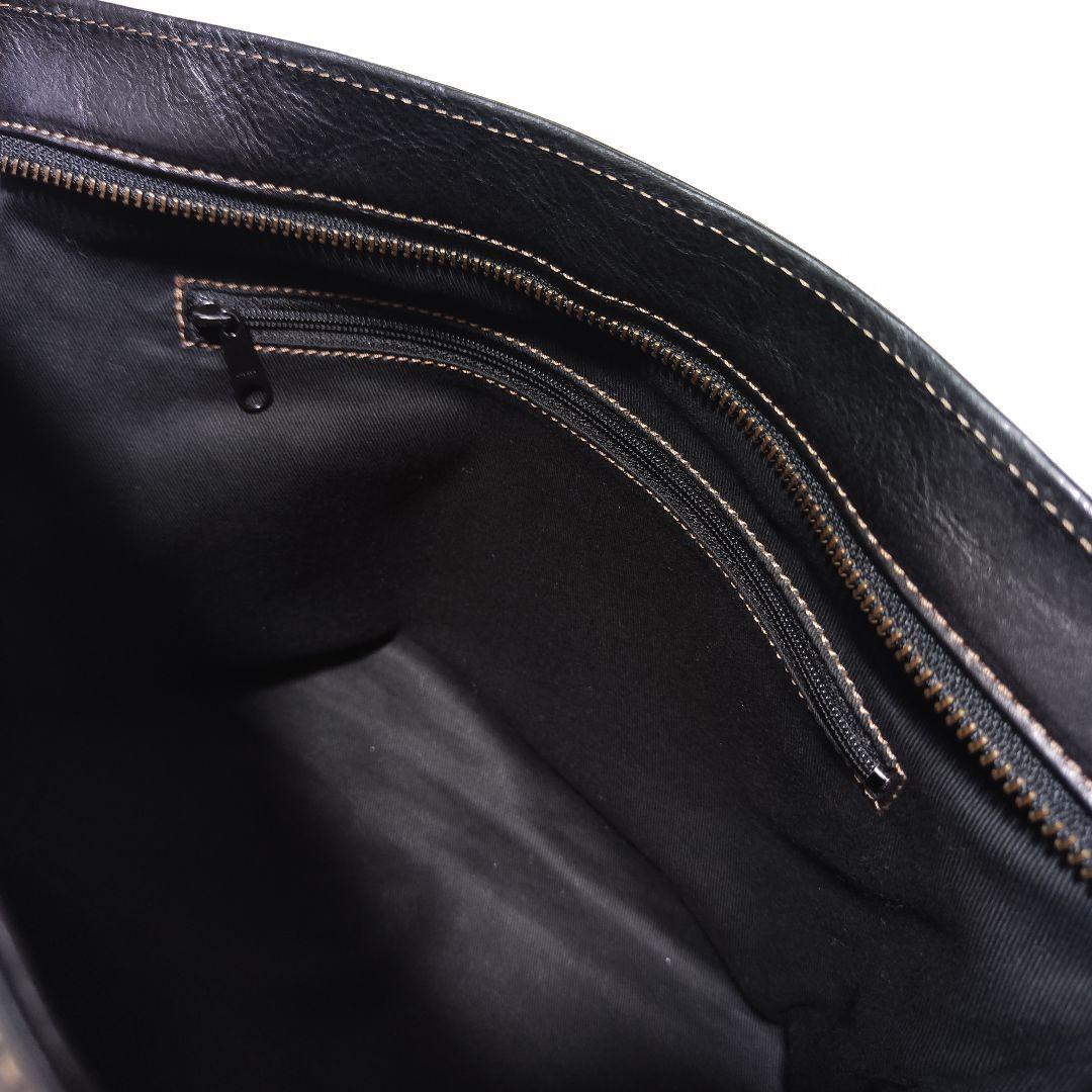 本革 レザー メッセンジャーバッグ 肩掛け A4収納 黒 大容量