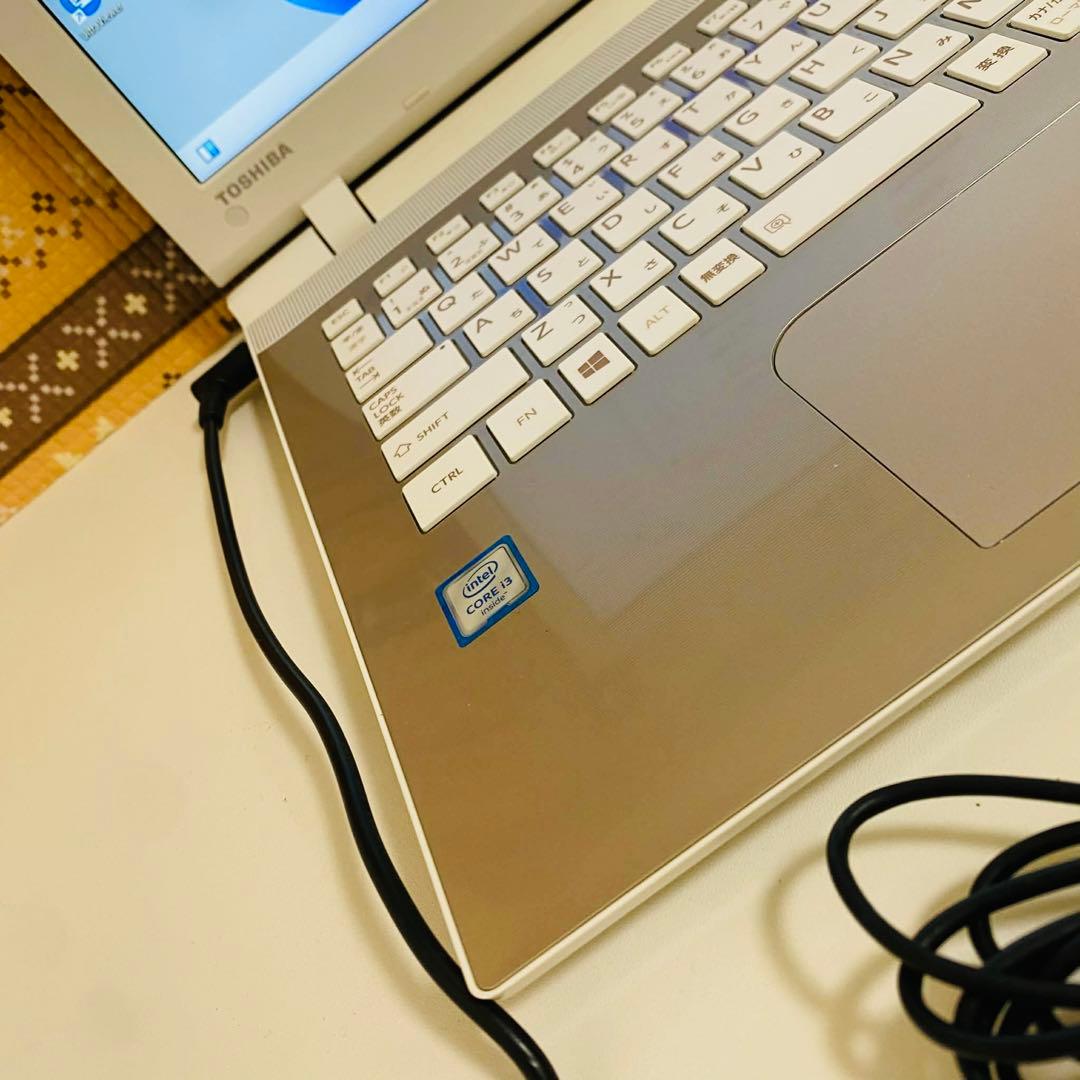 Y70 TOSHIBAノートパソコンSSD高速 WEBカメラ Windows11