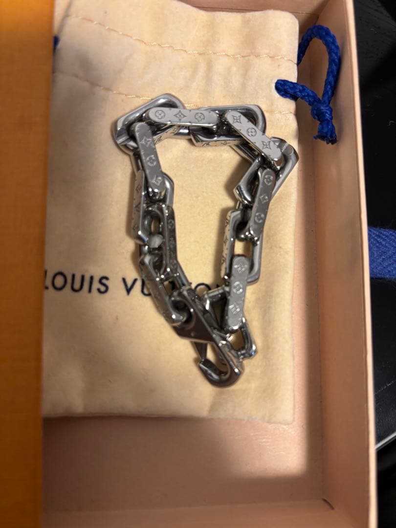 LouisVuittonメンズブレスレット　silver