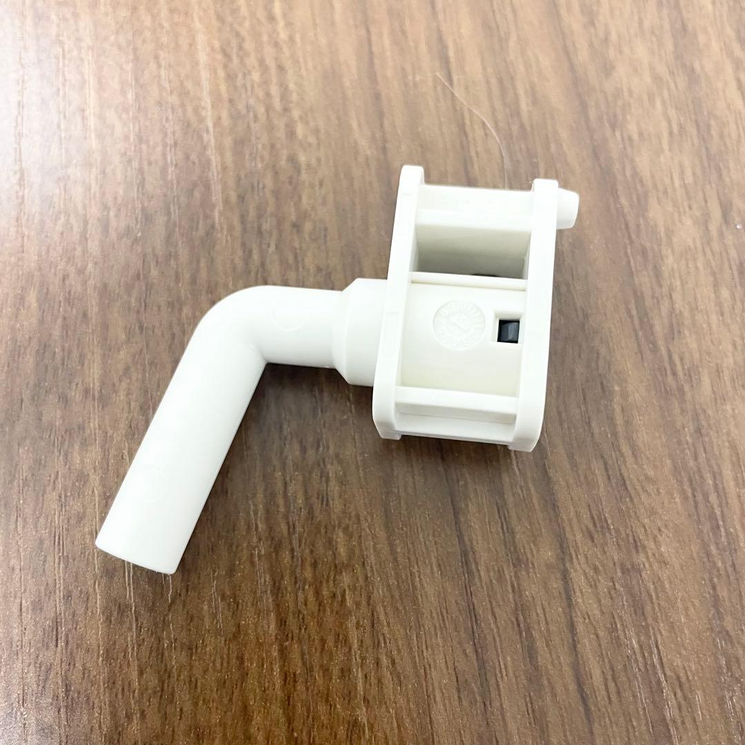 コーヒーメーカー　ネスプレッソ　ラティシマワン　F121 ホワイト