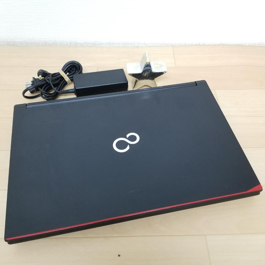 期間限定i3 第8世代 Win11 即使用可ノートPC 富士通(E0477)