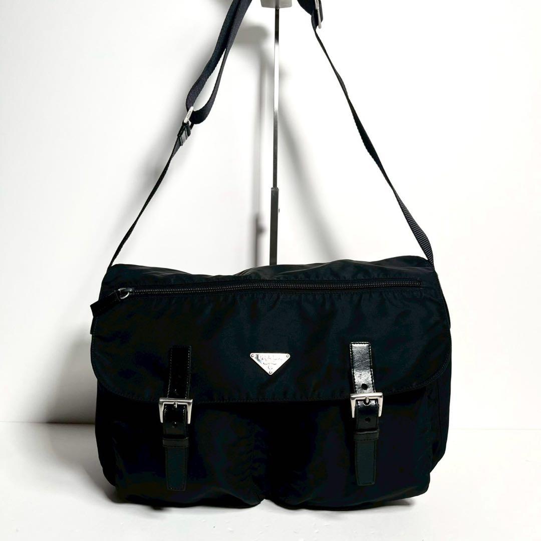 【超美品・使用感少ない✨】プラダ メッセンジャーバッグ クロスボディ 三角ロゴ