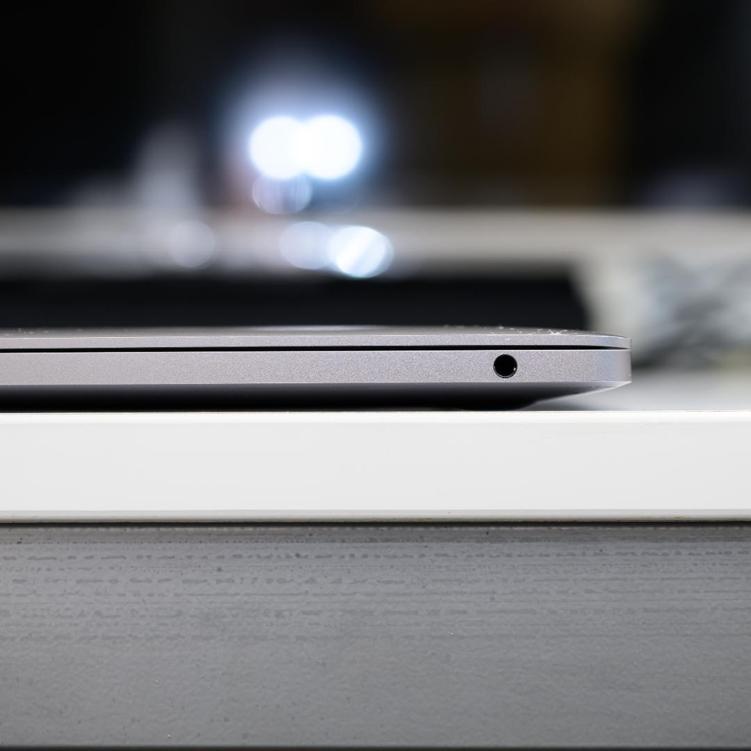 【外装美品】MacBook Pro 13 2017 シルバー