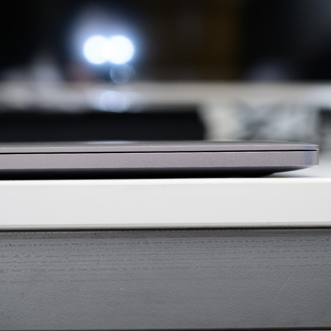 【外装美品】MacBook Pro 13 2017 シルバー