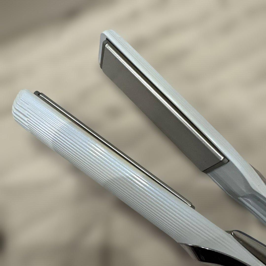 2023年ReFa ストレートヘアアイロン ホワイト