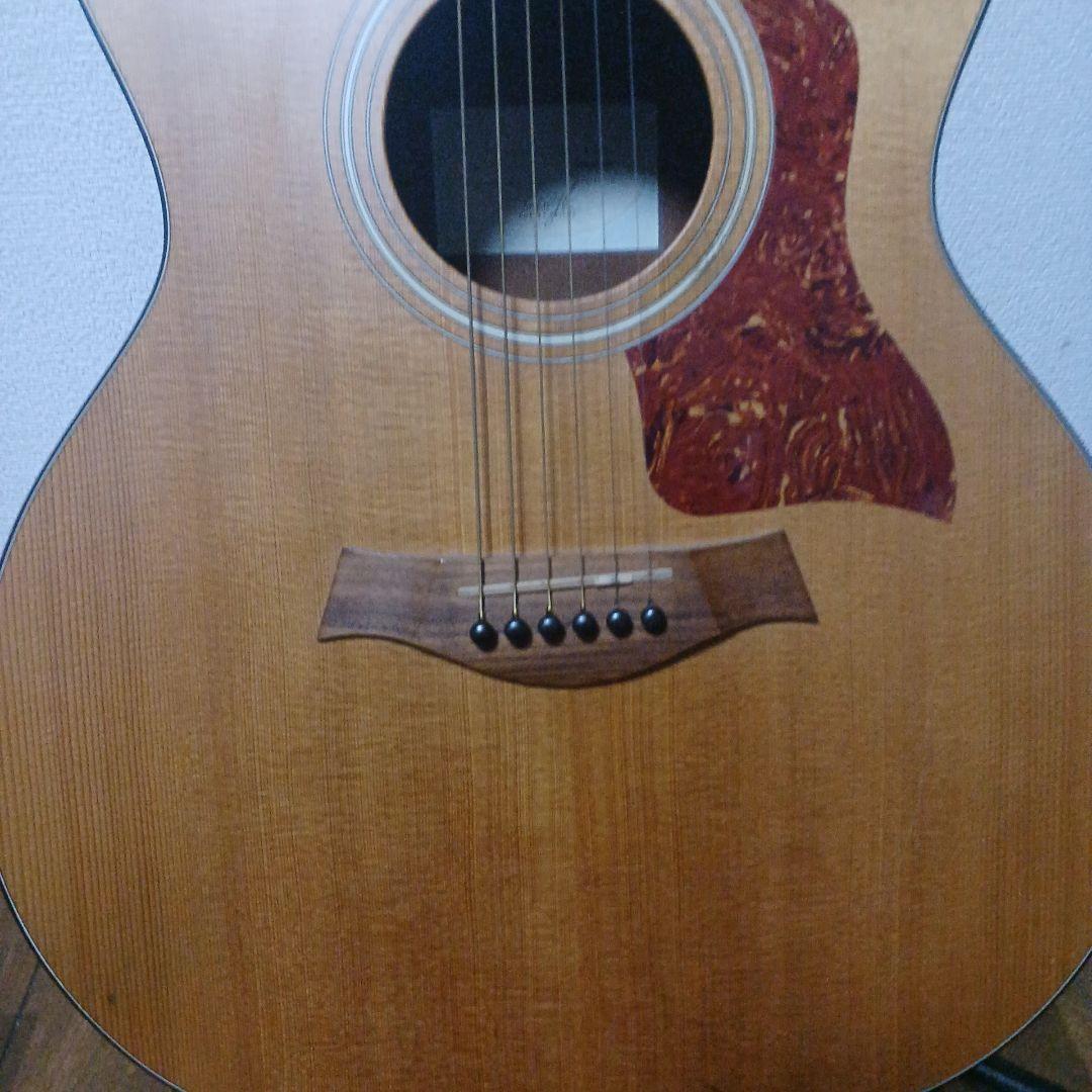 Taylor アコースティックギター114e