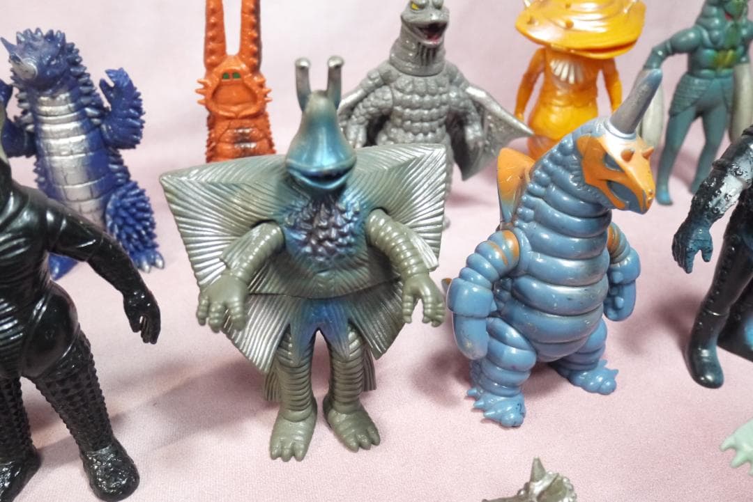 ギャンゴ・ネロンガ・スカイドン・カネゴン　ほかウルトラ怪獣シリーズ　17体