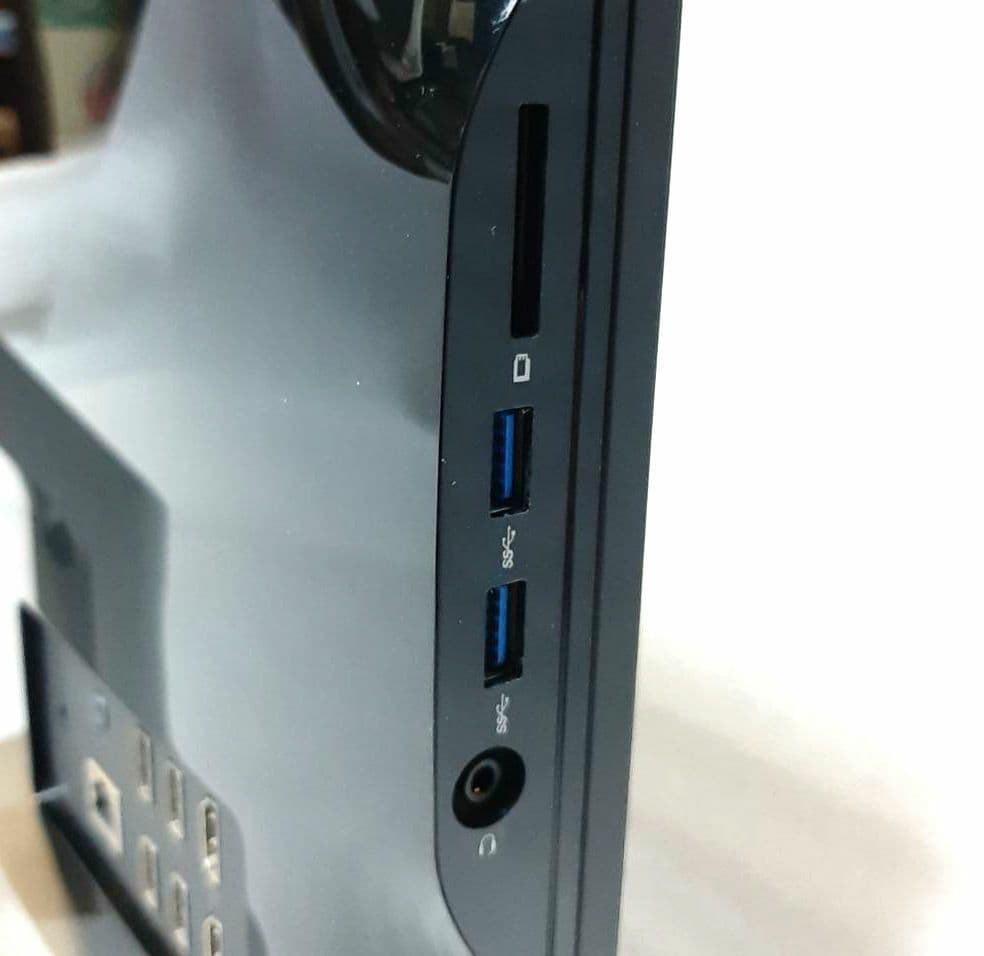 23.8インチ　タッチパネルモデル　一体型デスクトップパソコン