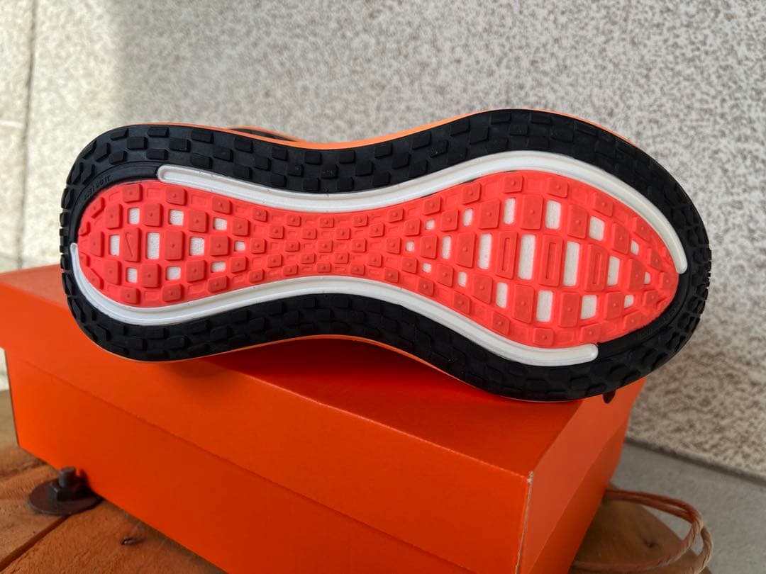 ナイキ NIKE ズームXボメロプラス　オレンジ