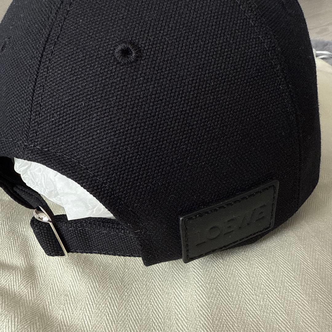 [未使用新品タグ付き] ロエベ　キャップ