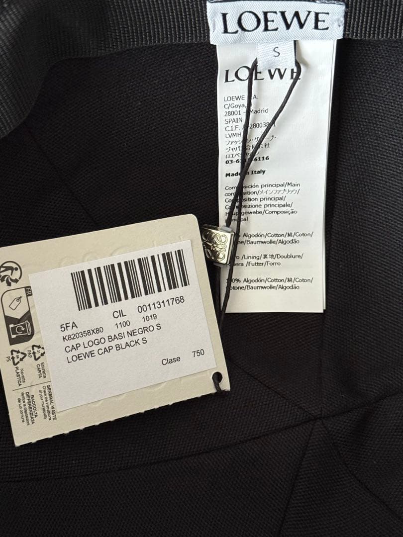 [未使用新品タグ付き] ロエベ　キャップ