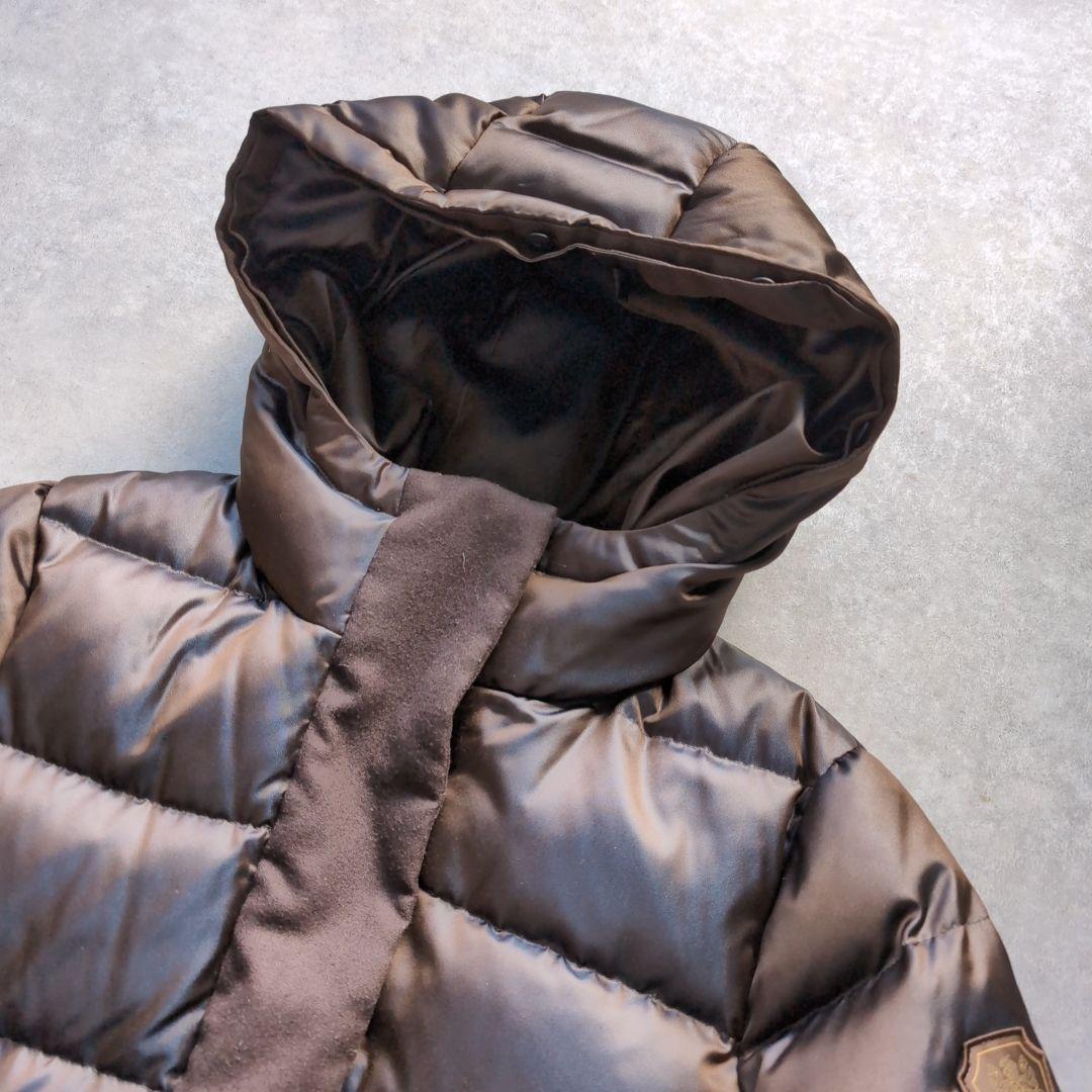 アクアスキュータム ダウンコート 異素材切り替え ブラウン