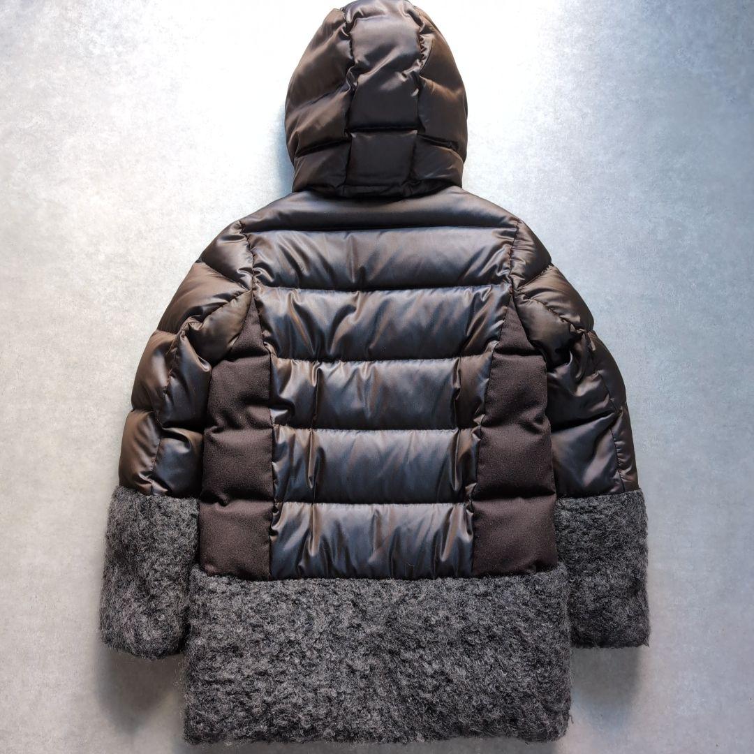 アクアスキュータム ダウンコート 異素材切り替え ブラウン