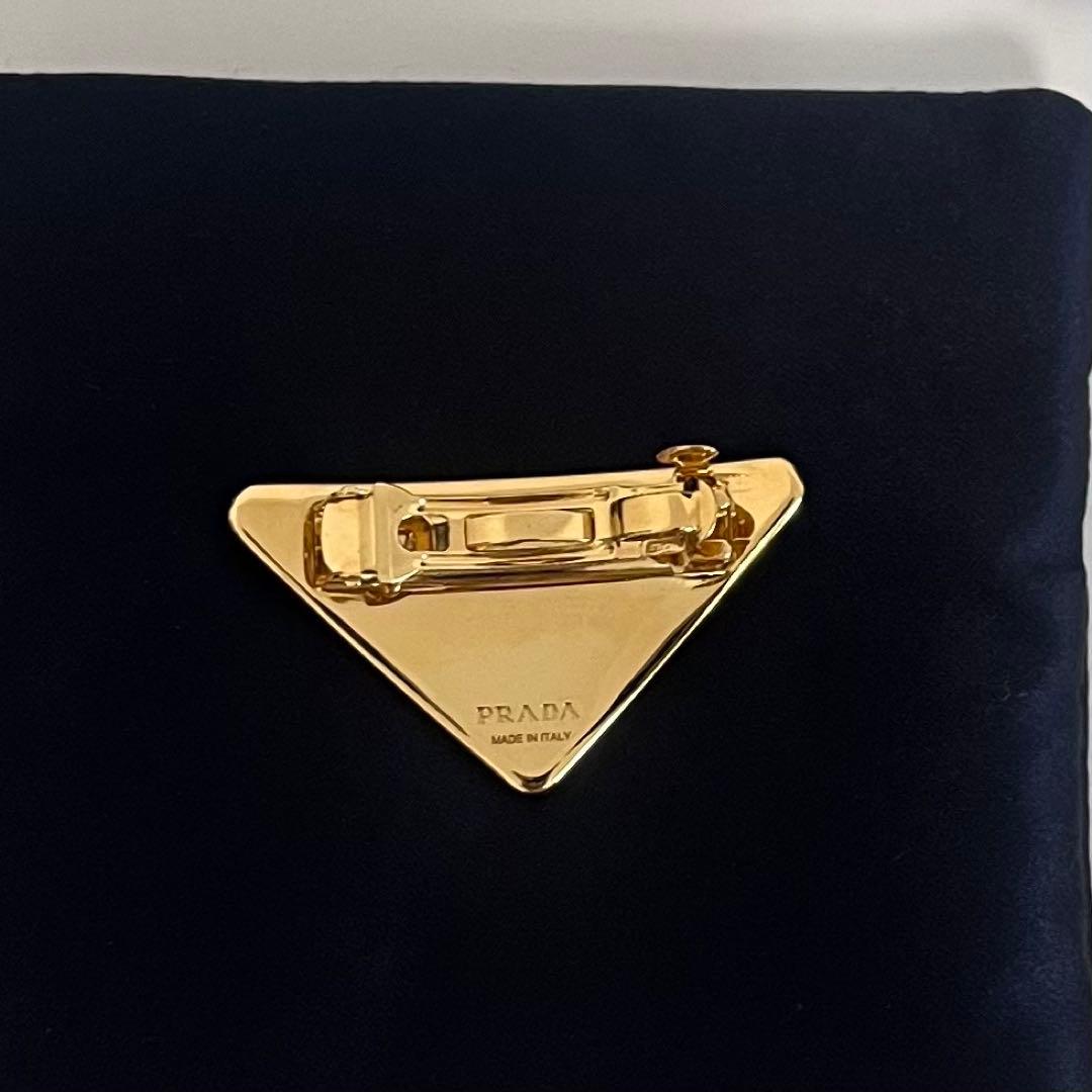PRADA メタルヘアクリップ　ブラック