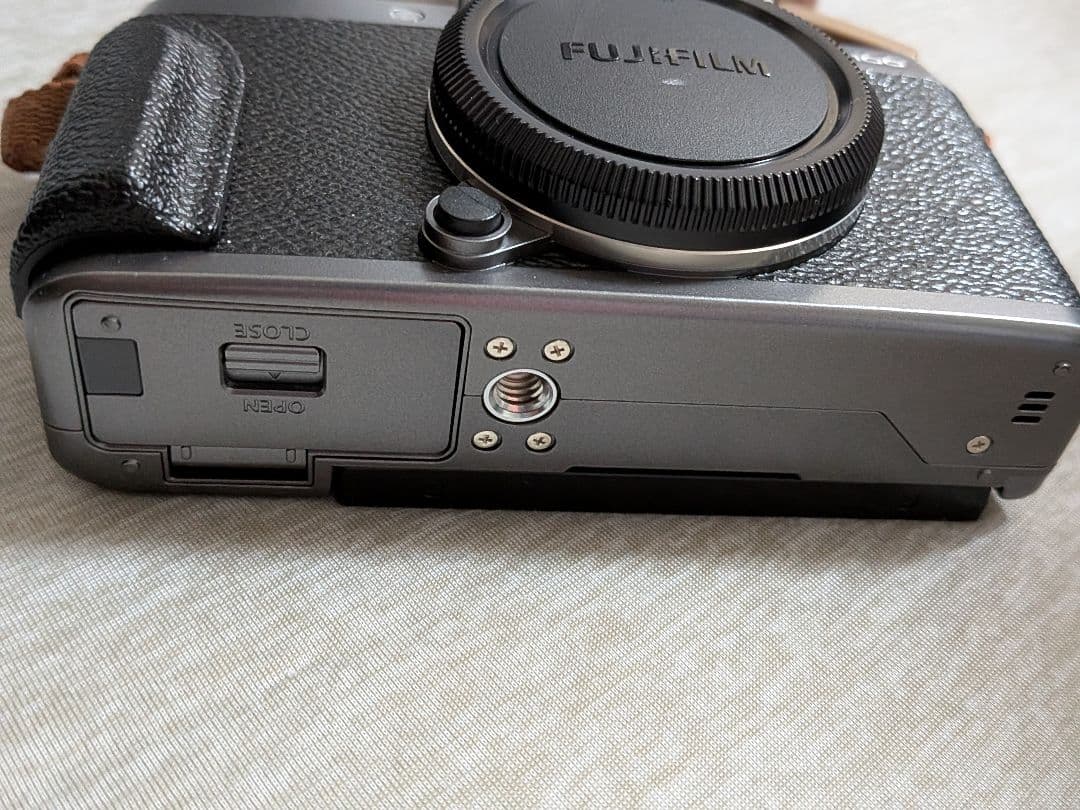 ハ*ン様 【最終値下】FUJIFILM X-T100 ボディ（ダークシルバー）ス