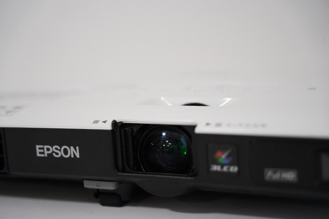 スリムプロジェクター EPSON EB-1795F！ワイヤレス無線！天吊金具付