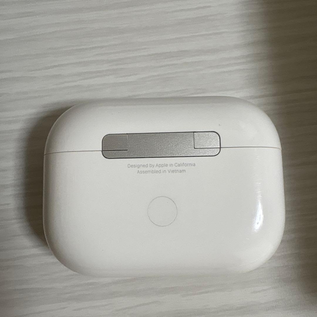 【右耳充電不可】Apple AirPods第二世代本体 充電ケース付き