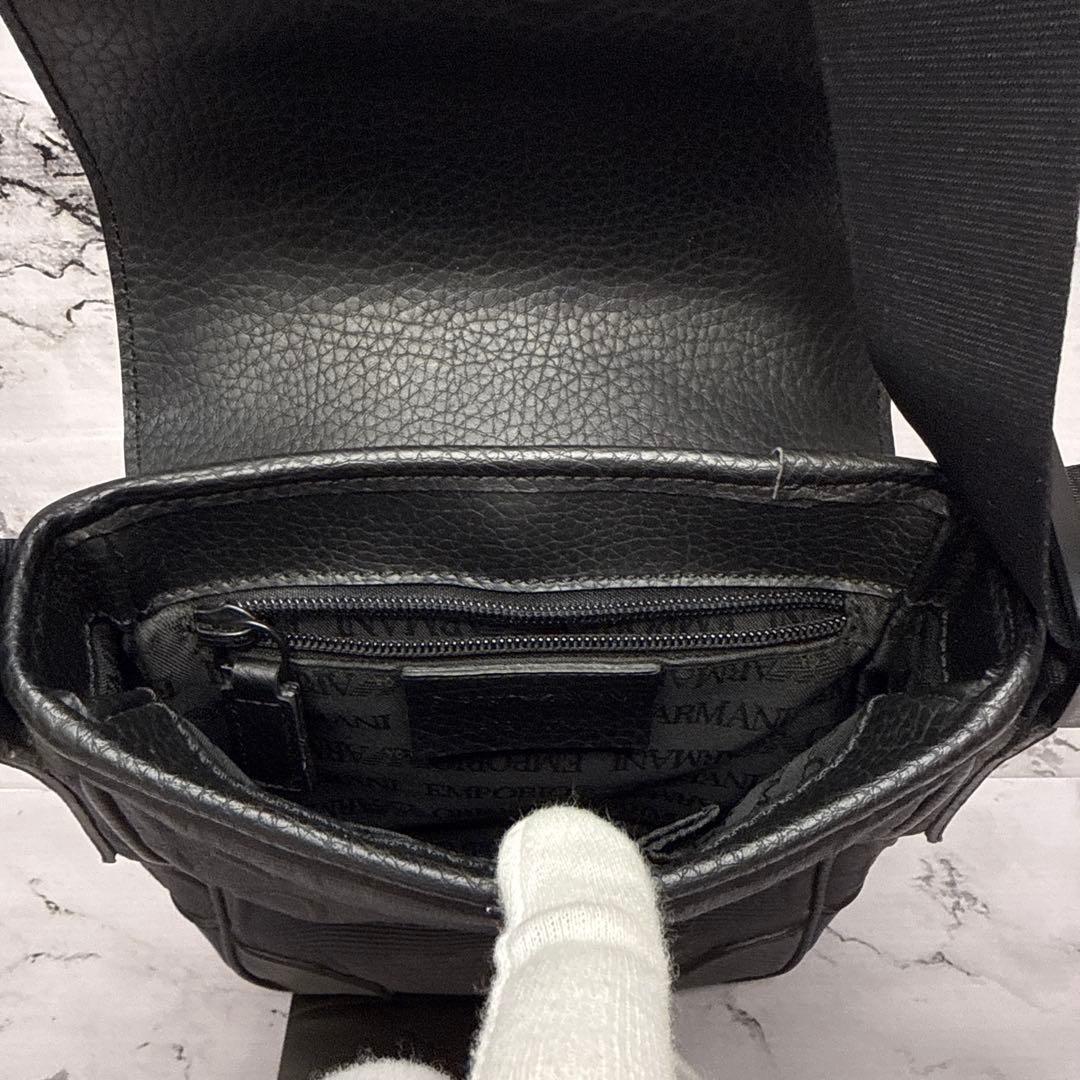 (極美品)大人気、アルマーニ、ショルダーバッグ、レザー、シボ革、人気色、黒、高級