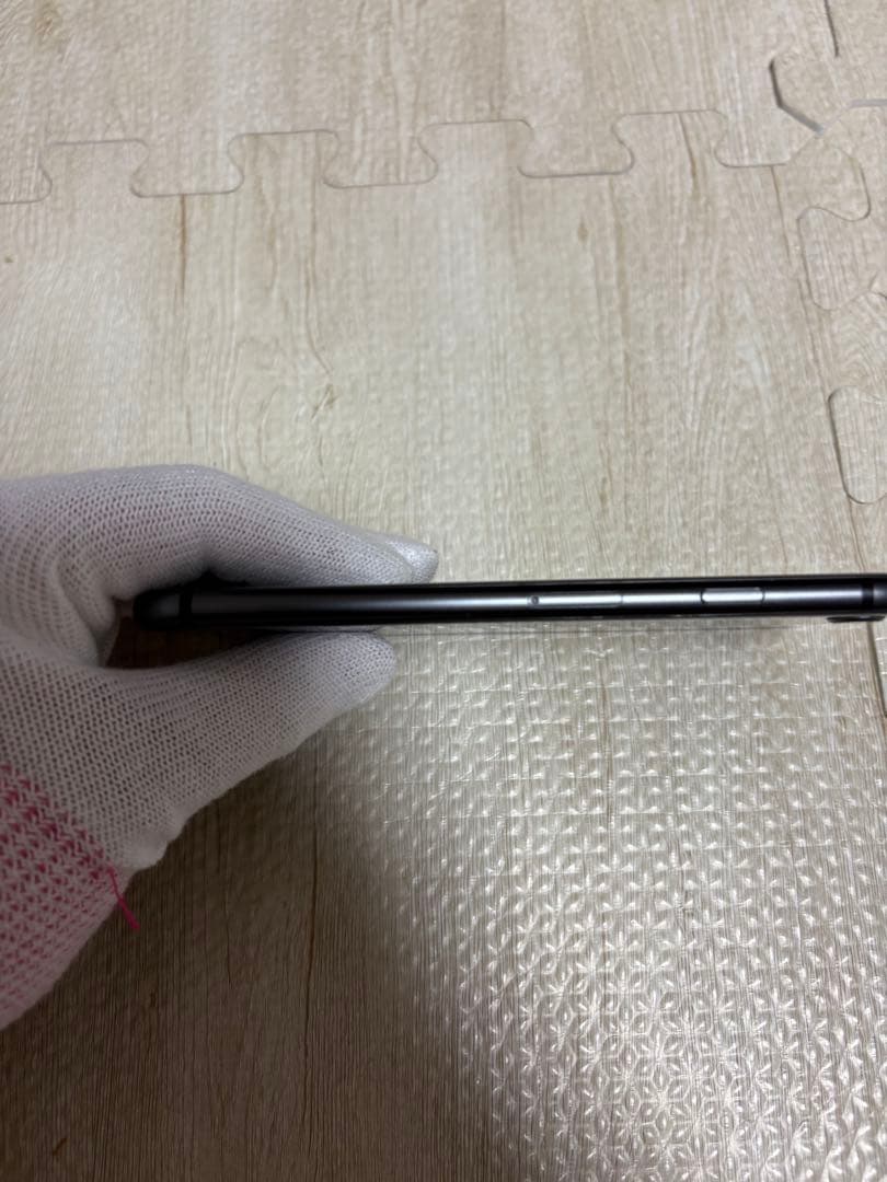 Apple iPhone 8 スペースグレー 本体【黒ケース付】