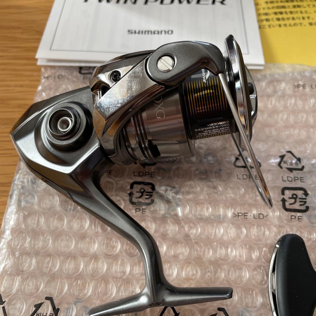 SHIMANO 24TWIN POWER 4000XG スピニングリール
