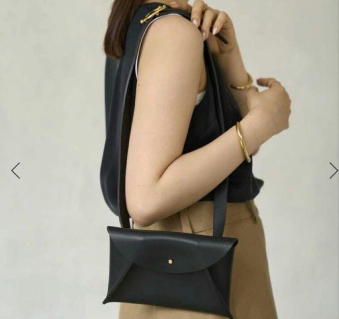 MANUELA マヌエラ　ベルトバッグ