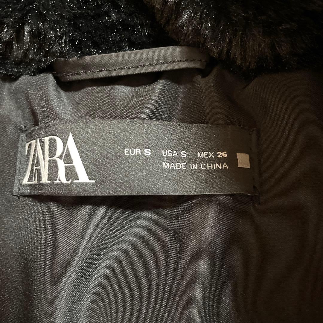 ZARAブラックダウンジャケット フード付き