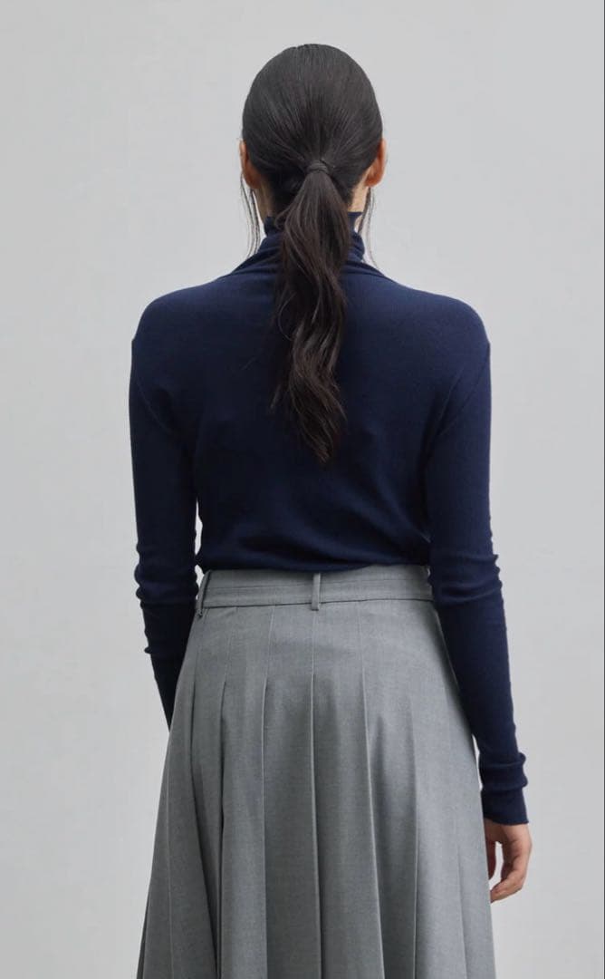 新品 SOEJU カシミヤ混タートルネックカットソー リブニット ネイビーL