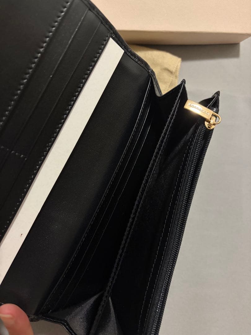 箱，保存袋付き！バーバリー 長財布 ブラック レザー BURBERRY