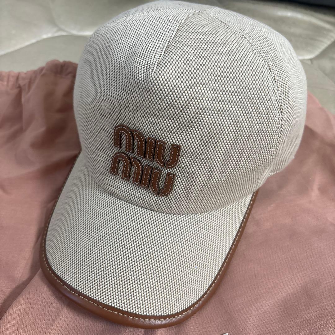MIUMIU キャンバスxレザー ベースボールキャップ