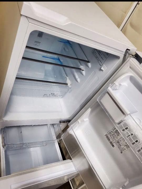 ハイセンス　HR-G13A-W  １３４Ｌ冷蔵庫　２０１９年