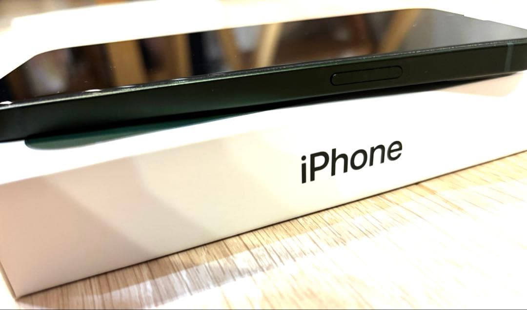 【週末セール】美品iPhone13 グリーン256GB SIMフリー 付属品新品