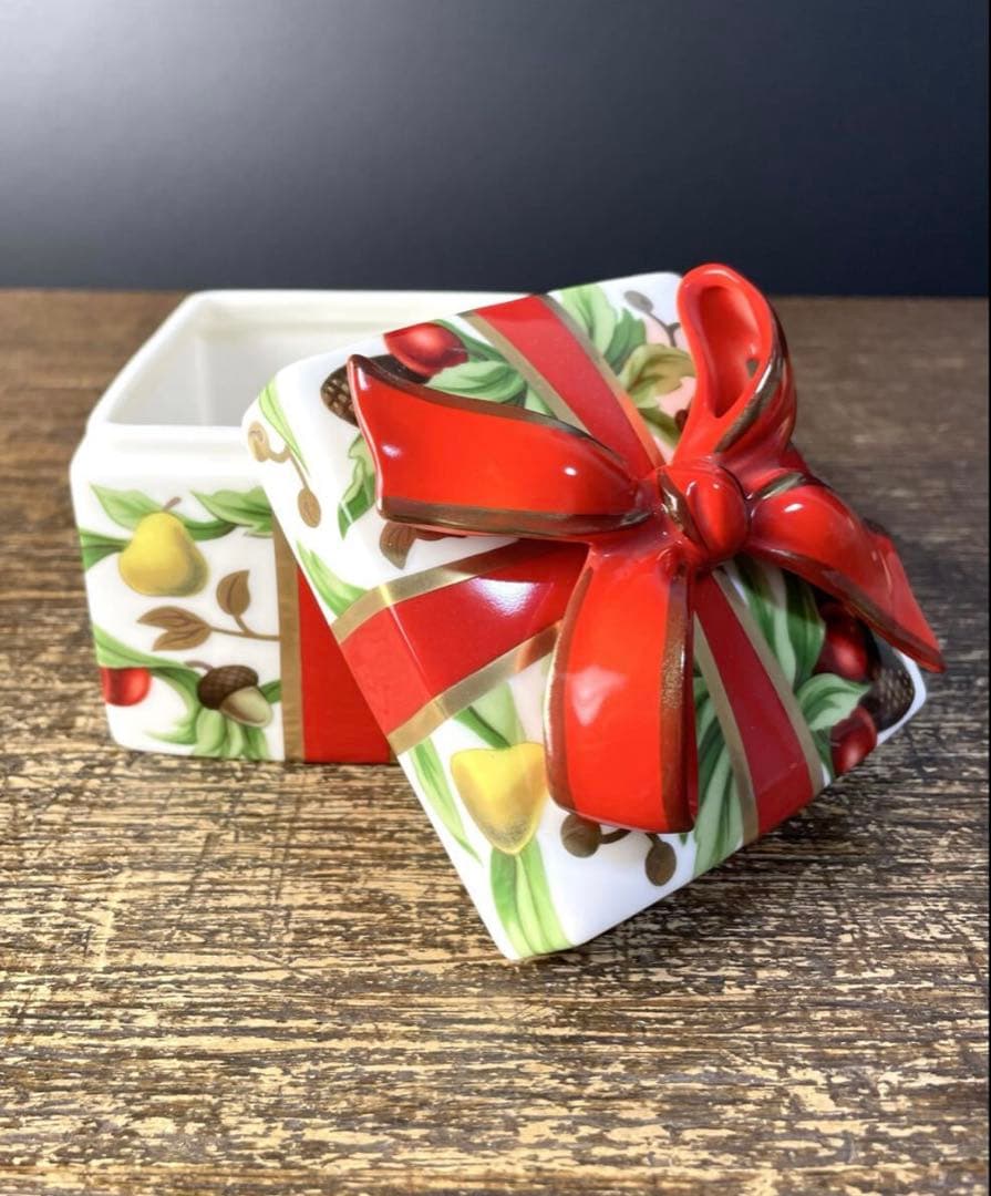 美品 Tiffany&Co. ティファニー ホリデー 陶器製 小物入れ E-3