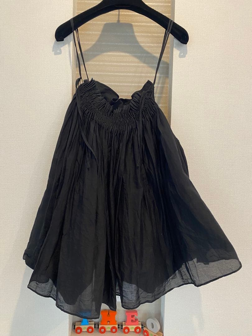 カレンソロジー　キャミソール　黒色