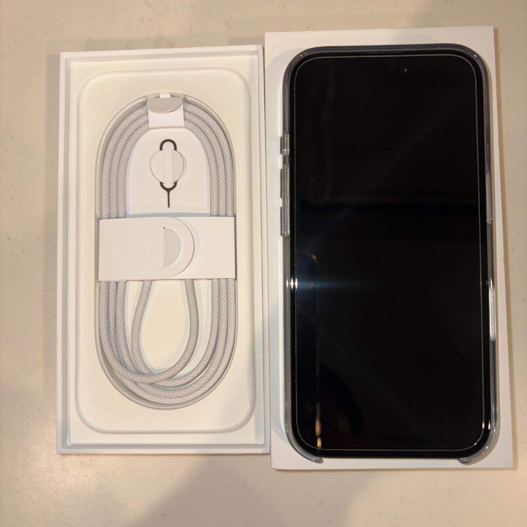 iPhone16 128GB ブラック SIMフリー 美品 付属品あり